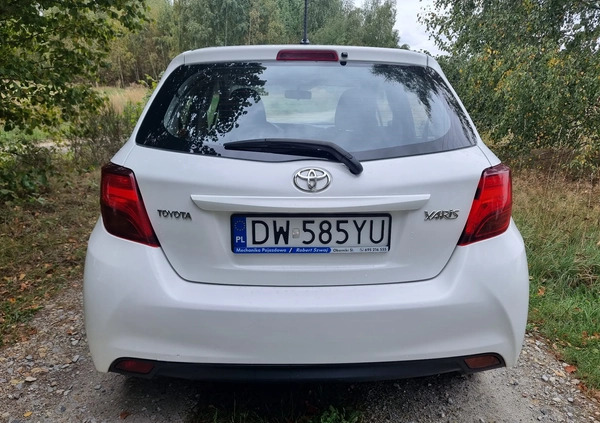 Toyota Yaris cena 15400 przebieg: 250000, rok produkcji 2015 z Wieluń małe 92